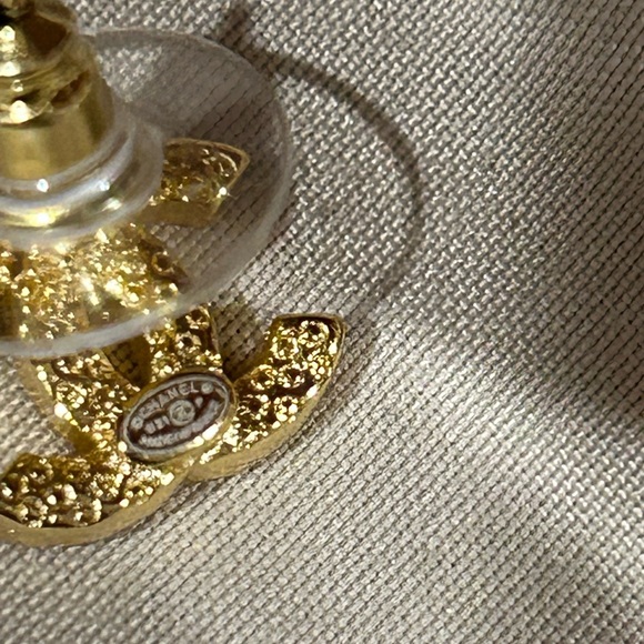 Amber - Picture 16 of 17